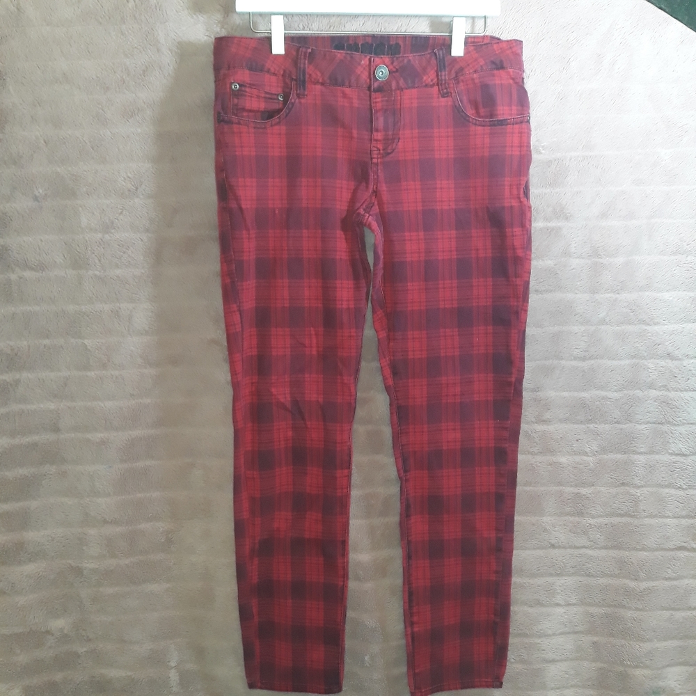 Women's TRUE Red Plaid Jeans Size 13.